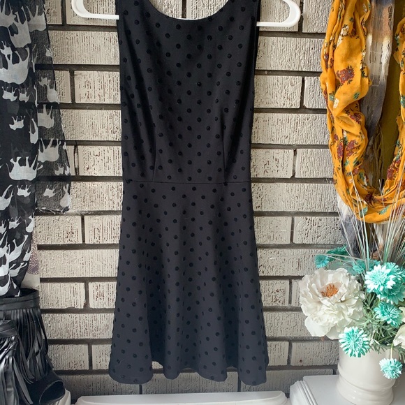 Adorable flirty dress - Picture 4 of 6